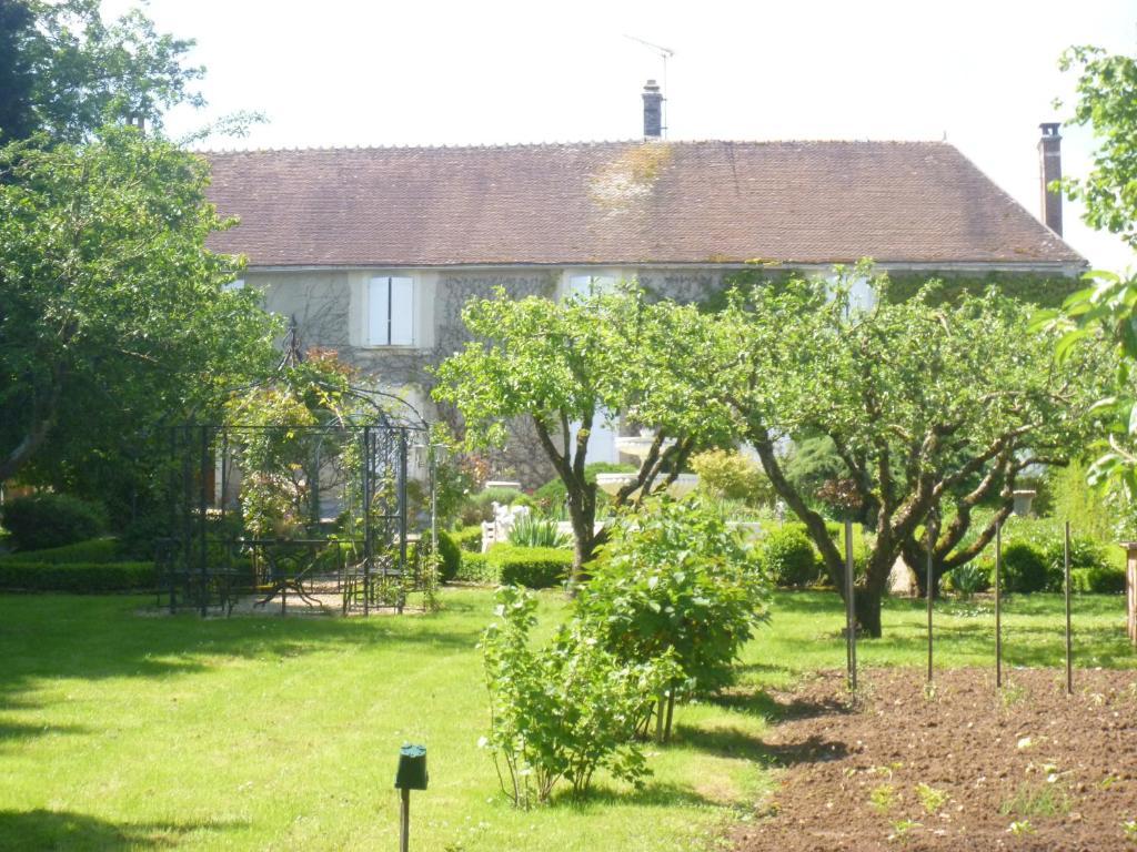 Chambre d'Hôtes Le Val Du Chapelain Montigny-la-Resle Exterior foto